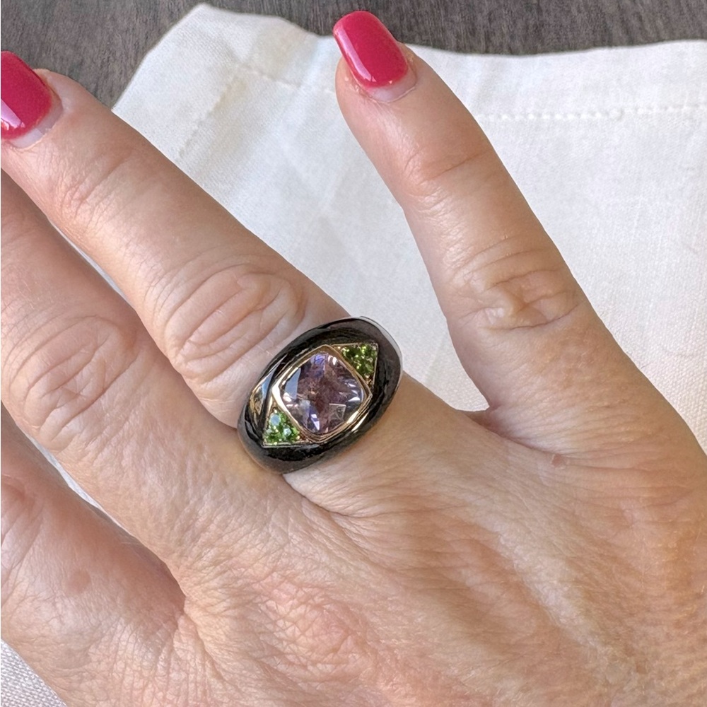 Amethyst and Black Lacquer Ring – Bold Elegance and Modern Glamour